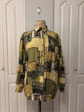 Vintage 90s Graphic 100% Silk Buttondown Blouse Size Medium